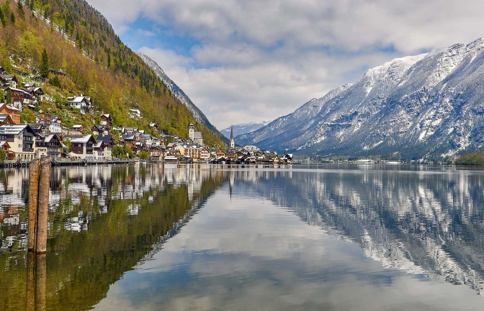 hallstatt panorama reflection