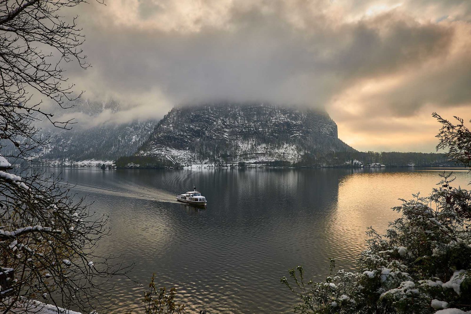 hallstatt boat