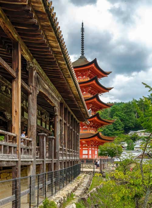 metsaperture miyajima island senjokaku temple