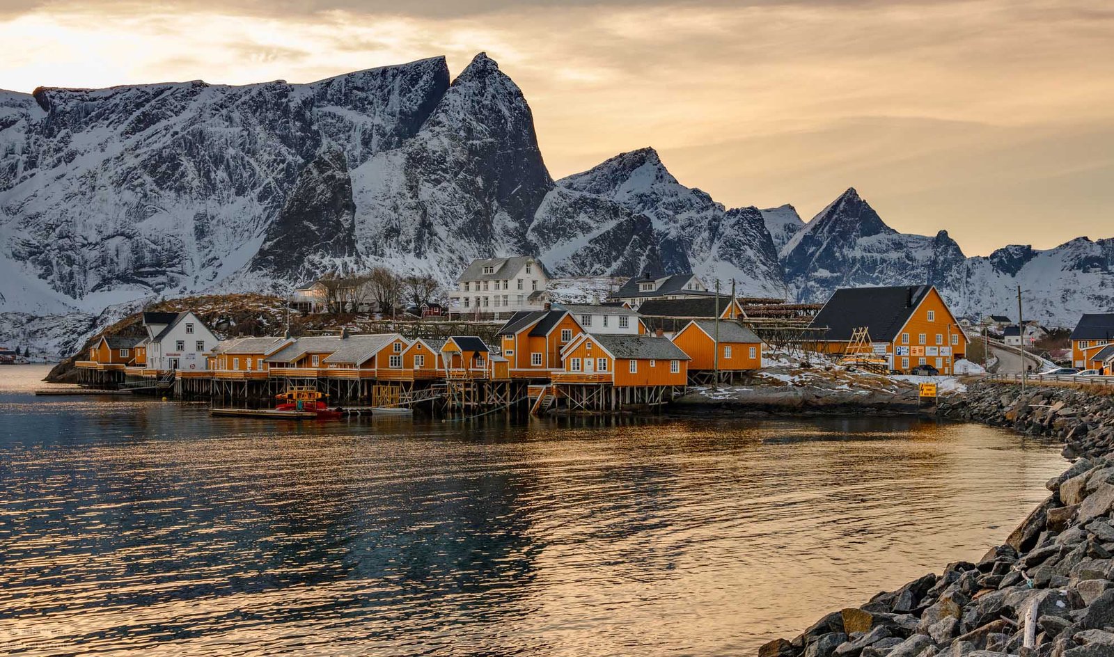 lofoten village sakrisoy