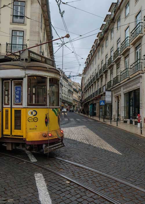 metsaperture lisboa street car