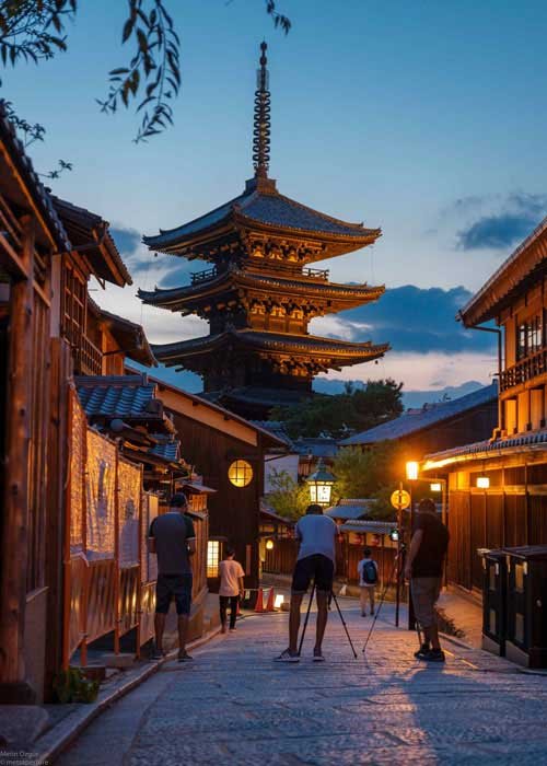 metsaperture günbatımında Gion sokakları